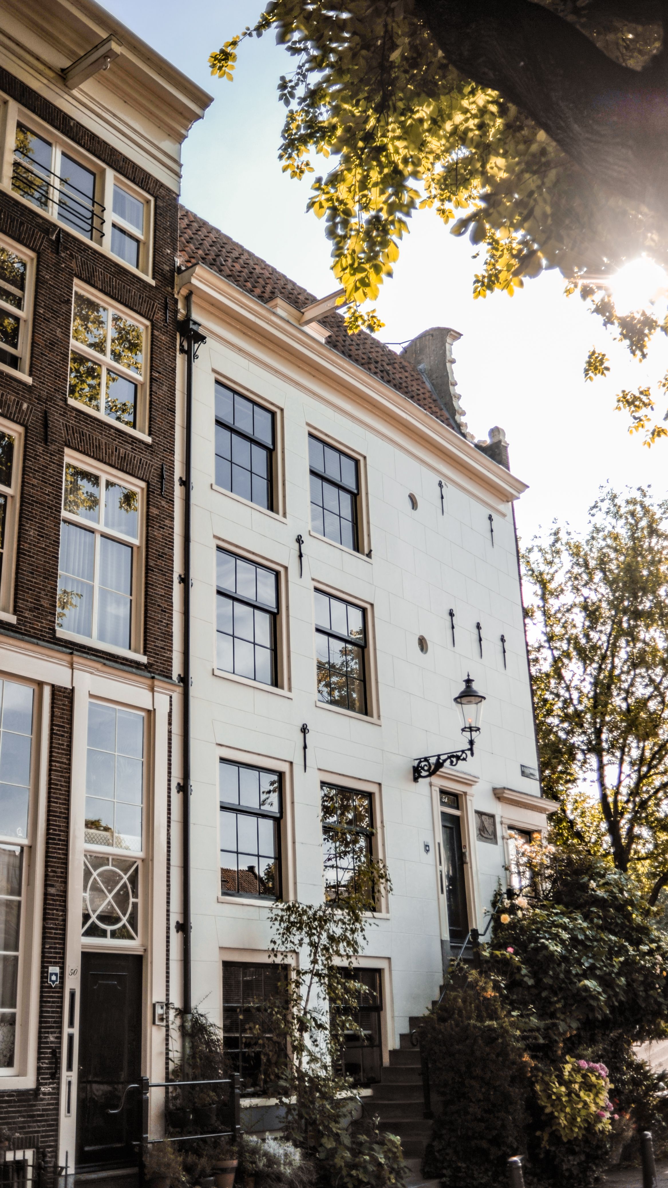 Aan hoeveel mensen mag ik mijn huis verhuren? - De regels voor woningdelen in Amsterdam in 2025