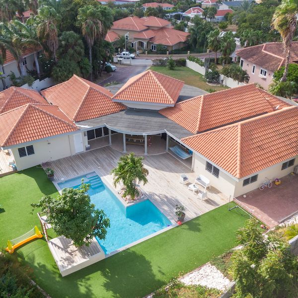 een huis op giroutte curacao makelaar van curacao